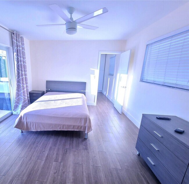 Building Photo - 1320 Arthur St