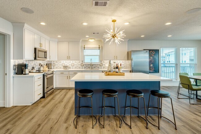 Building Photo - 1508 103rd St