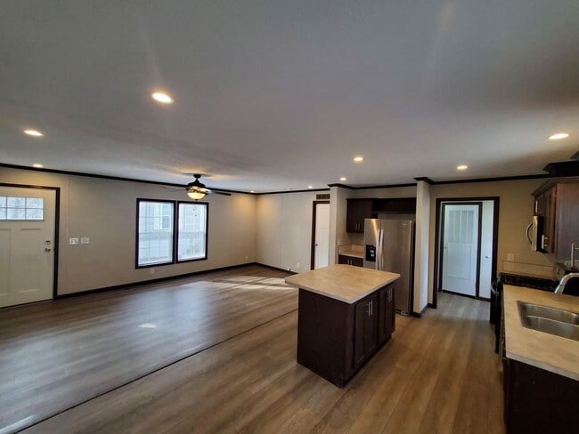 Building Photo - 24 Canary Hill Dr