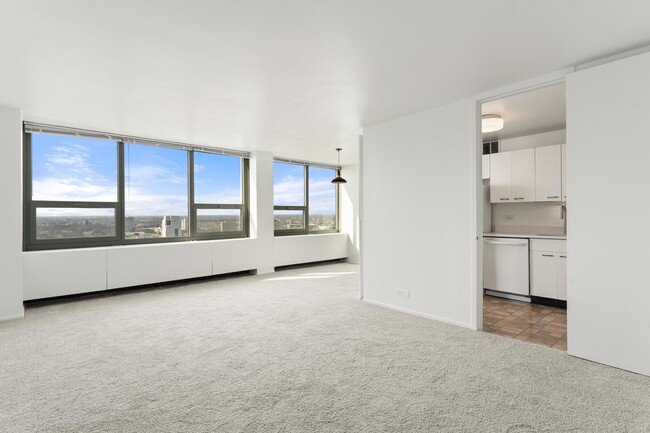 Building Photo - 1700 E 56th St