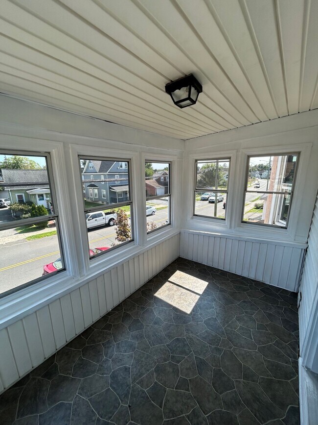 3 season porch - 26 Arlington St