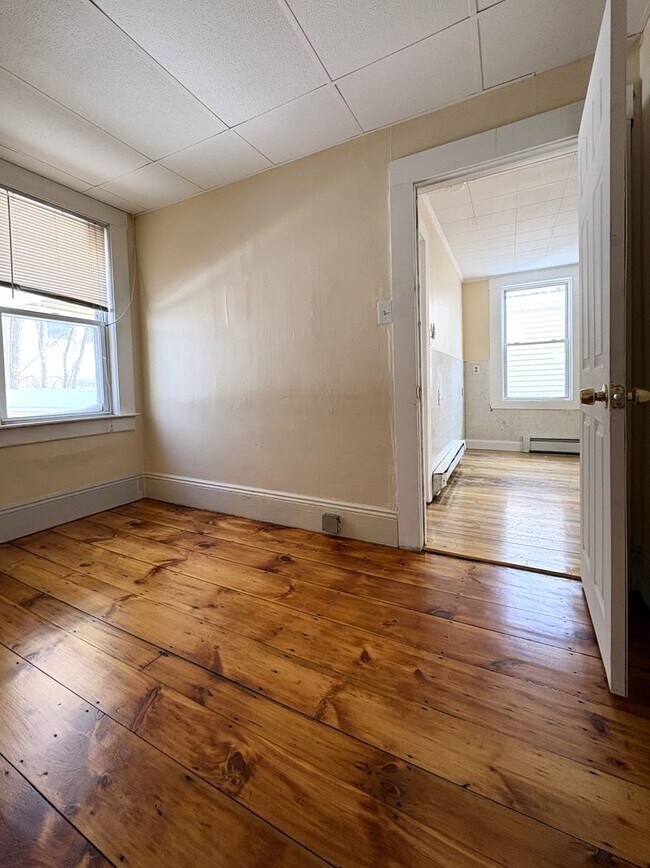 Building Photo - 21-27 Clare St, Lowell