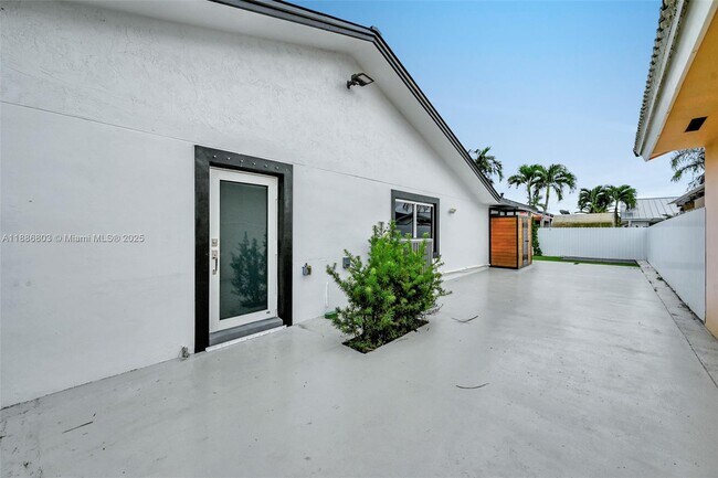 Building Photo - 13284 SW 39th St