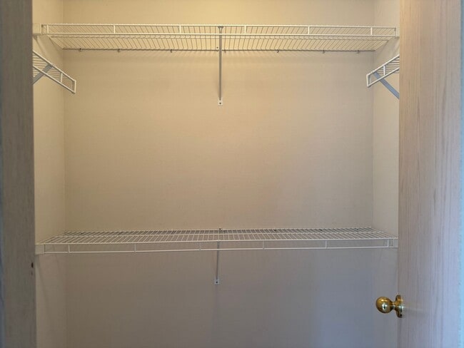 Building Photo - CLICK "REQUEST A TOUR" NOW!