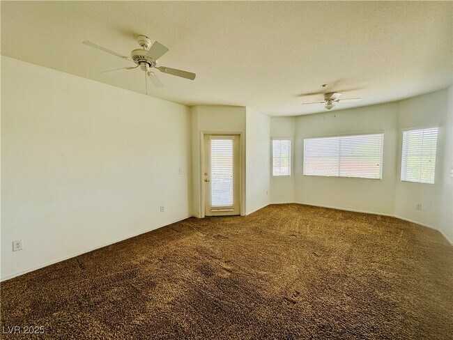 Building Photo - 833 Aspen Peak Loop