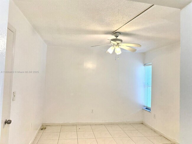Building Photo - 1525 NW 19th Terrace