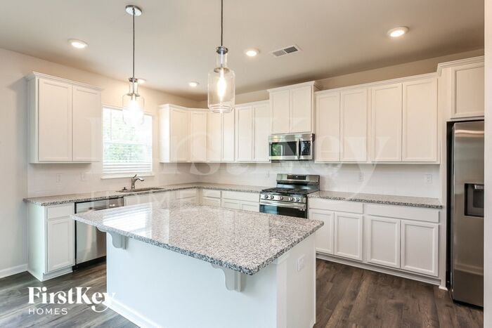 Building Photo - 418 Stonefence Dr