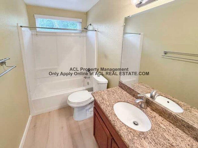 Building Photo - 4 Bedroom Home in Hayward Heights | Hayward Hills | Spacious Layout | Quiet Neighborhood