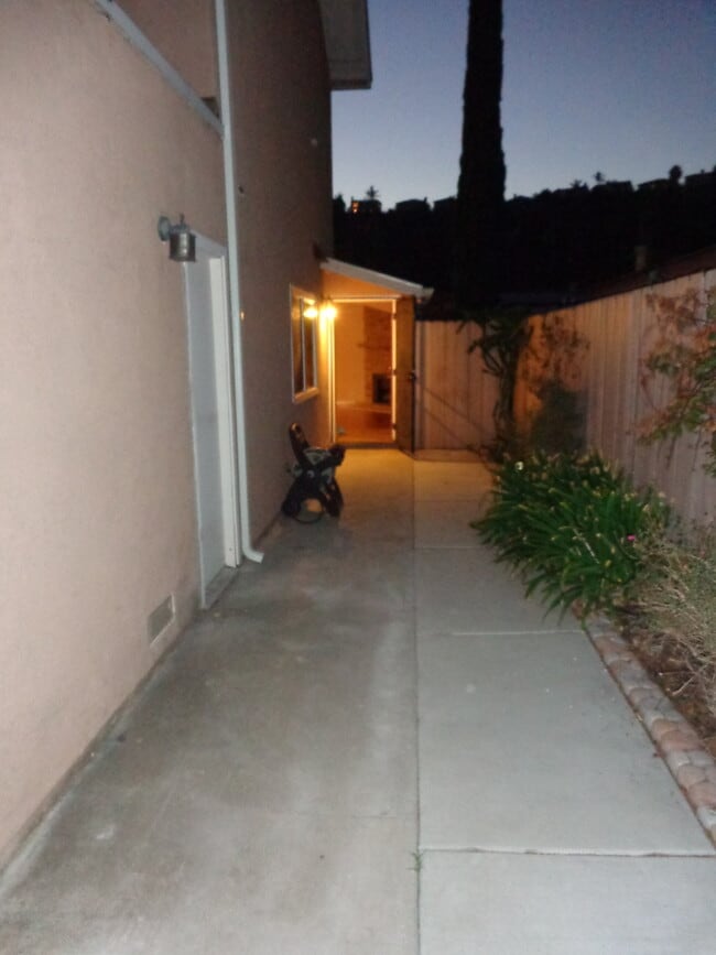 Building Photo - MOVE-IN SPECIAL FOR JULY - 3 Br 2 ba with ...