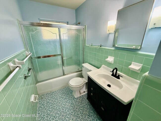 Building Photo - 1112 Northview Dr