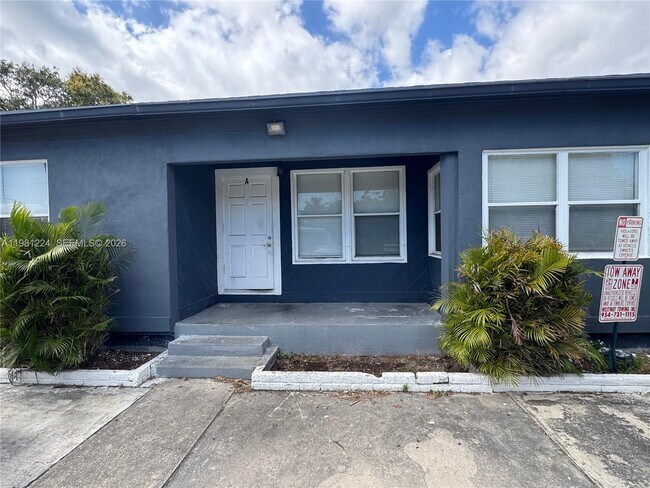 Building Photo - 1025 NW 7th Ave