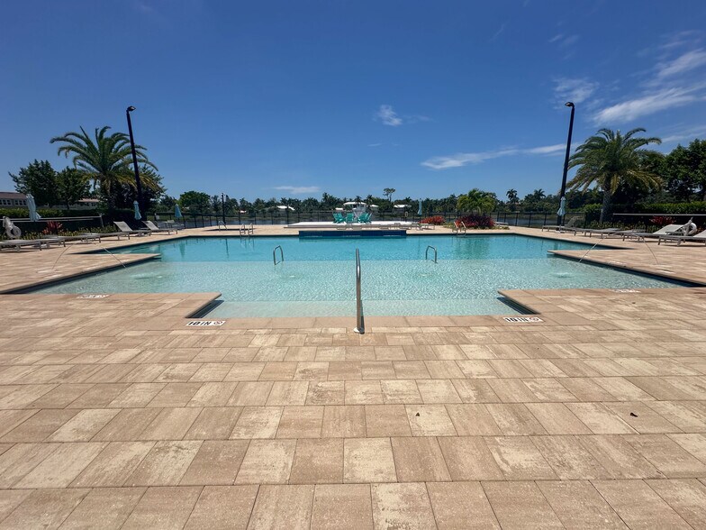 Building Photo - 4551 Arboretum Cir