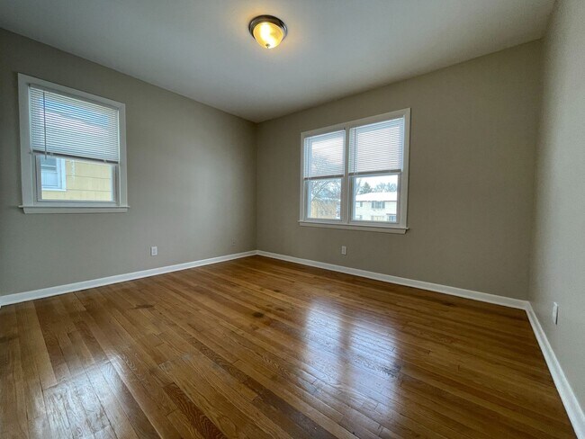 Building Photo - Villard Ave - 8129-31 W