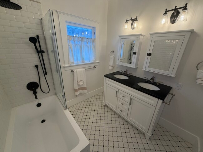 Upstairs Bathroom South 2 - 713 S Bronson Ave