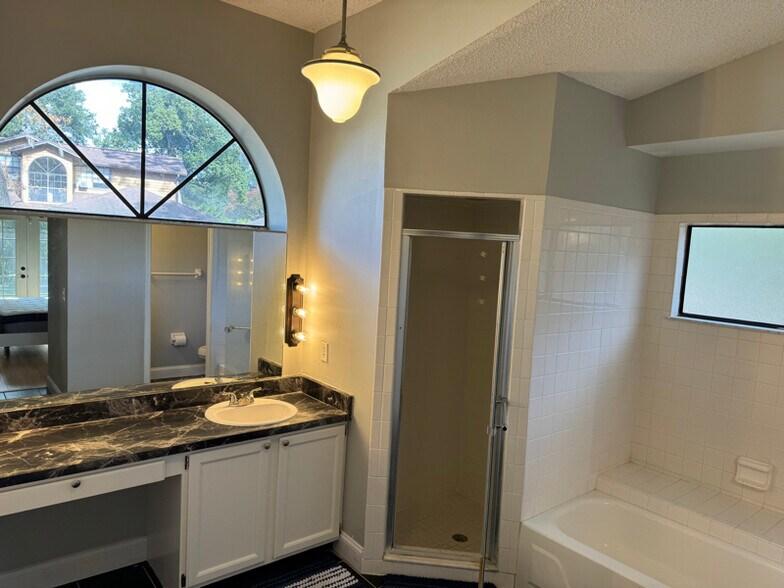 Building Photo - 1238 Bent Oak Trail