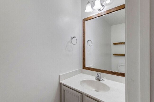 Building Photo - Farmhouse-Style Home Minutes from the Water | No HOA