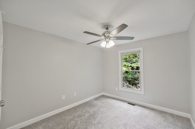 Building Photo - 4287 Exeter Dr