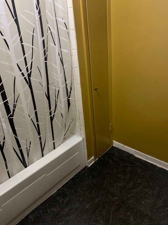 Building Photo - 2626 Lauretta Ave