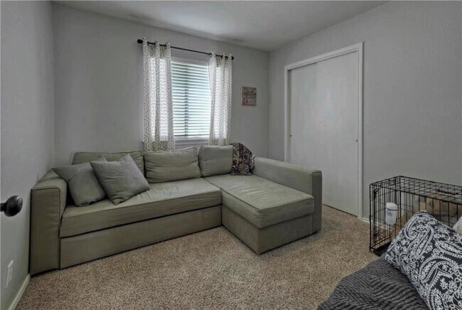 Building Photo - 516 Celery Loop