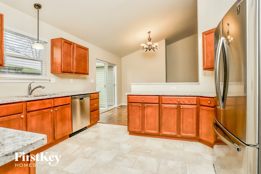 Building Photo - 415 Bittersweet Dr