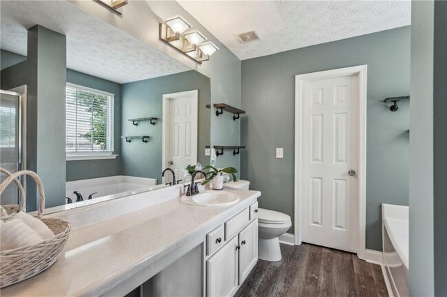 Building Photo - 142 Holly Mill Village Dr