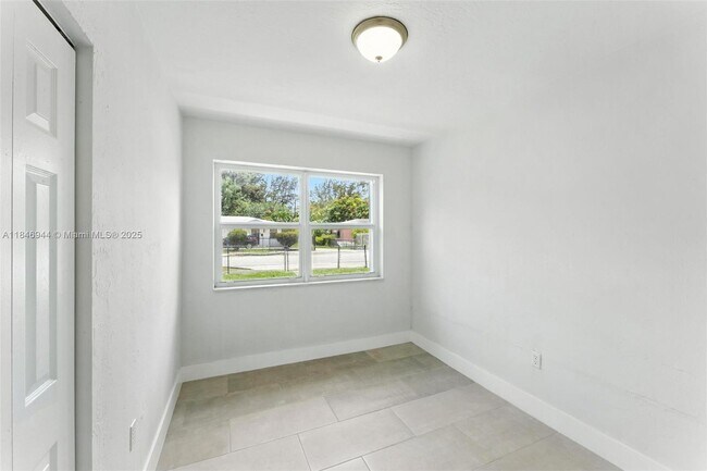 Building Photo - 1245 NW 84th Terrace