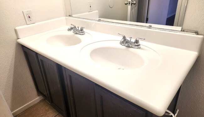 Building Photo - FIRST FLOOR LIVING WITH OPEN KITCHEN, DEN & CARPORT – GCU ACCESS