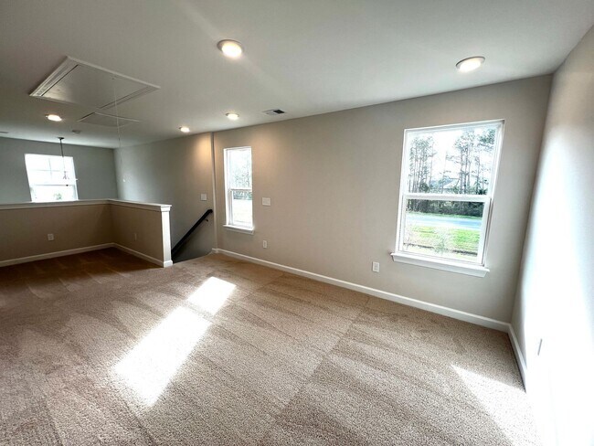 Building Photo - New Home Now Available in Traditions in Carolina Forest! Pet Friendly! Community Pool! Large Loft!