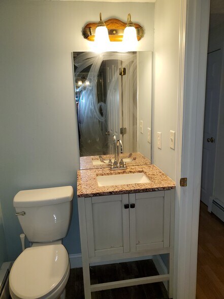 Building Photo - 132 Lawrence Rd