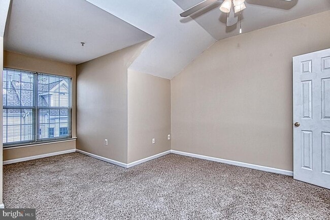 Building Photo - 5832 Cowling Ct
