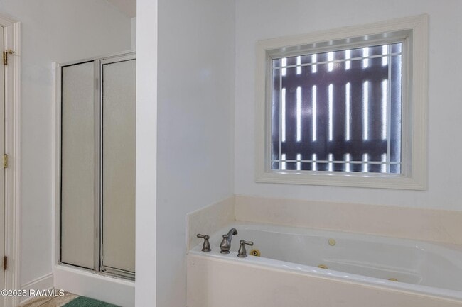 Building Photo - 116 Alexis Dr
