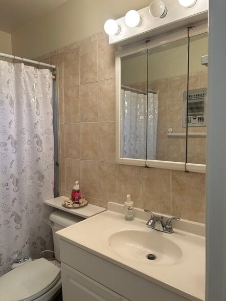 Building Photo - 1554 N 12th Ct