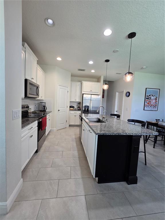 Building Photo - 14162 Damselfly Dr