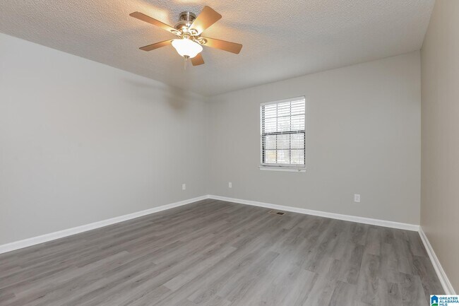 Building Photo - 155 Lake Country Dr