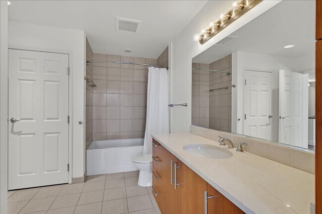 Building Photo - Dual Masters & Incredible Strip Views, 37th Floor or Allure