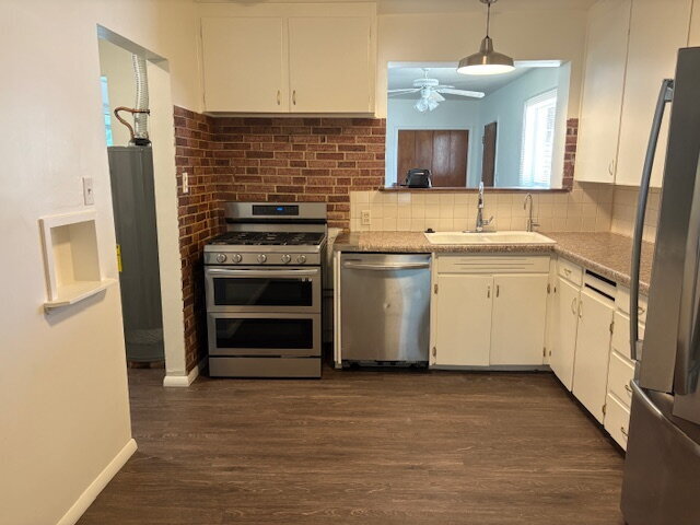 Building Photo - Large SF Home now available in Camelback C...