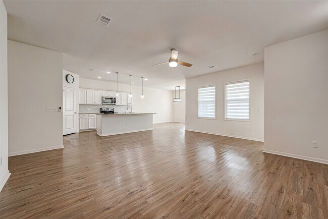 Building Photo - 1017 White Birch Ln