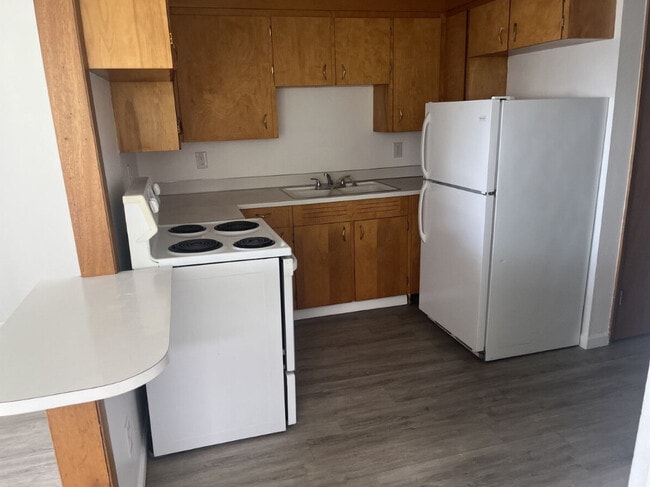 Building Photo - The Grove