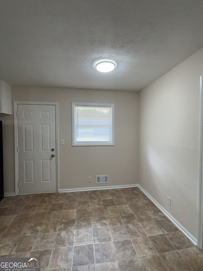 Building Photo - 1430 High Meadow Dr