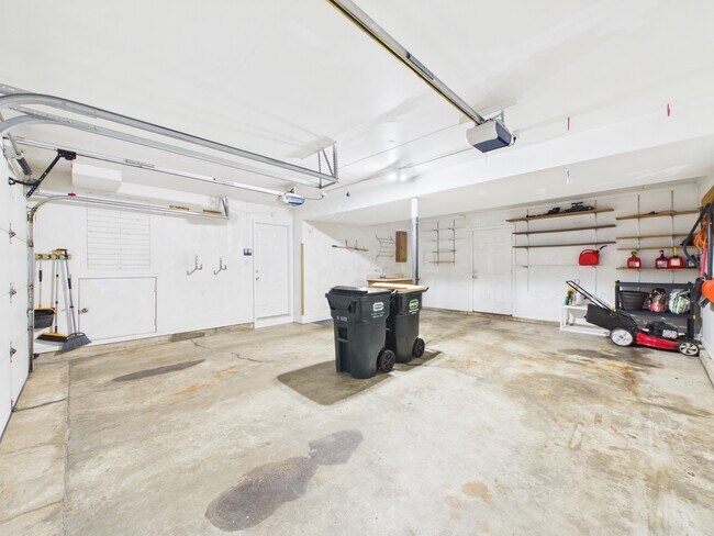 Building Photo - 4360 Mumford Dr