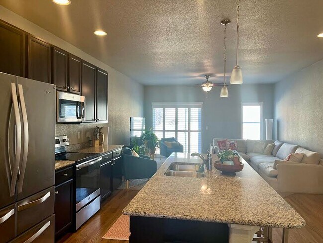 Building Photo - Beautiful 3 BD 2.5 BA Single Family Home, Built in 2019, Close to Downtown and Ft. Carson