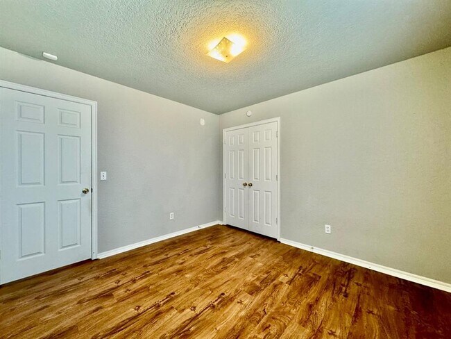 Building Photo - 633 NW 121st St