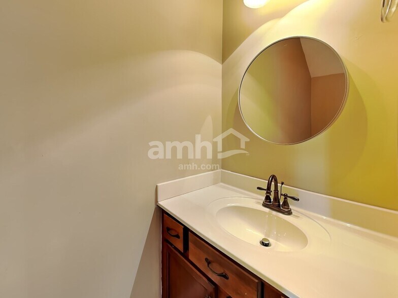 Building Photo - 2308 Sage Crossing Rd