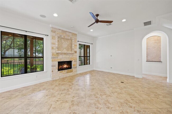 Building Photo - 41 Tiburon Dr