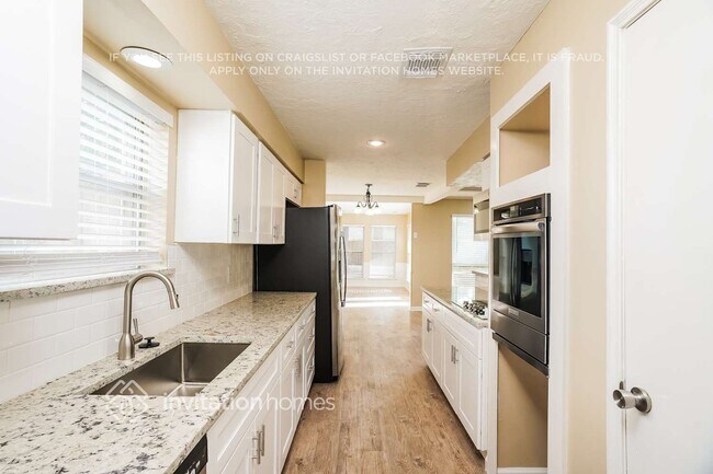 Building Photo - 5803 Old Lodge Dr