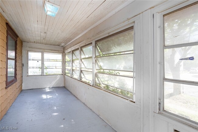 Building Photo - 1210 Brown St