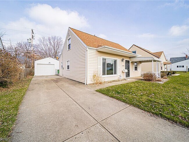 Building Photo - 26491 Shirley Ave