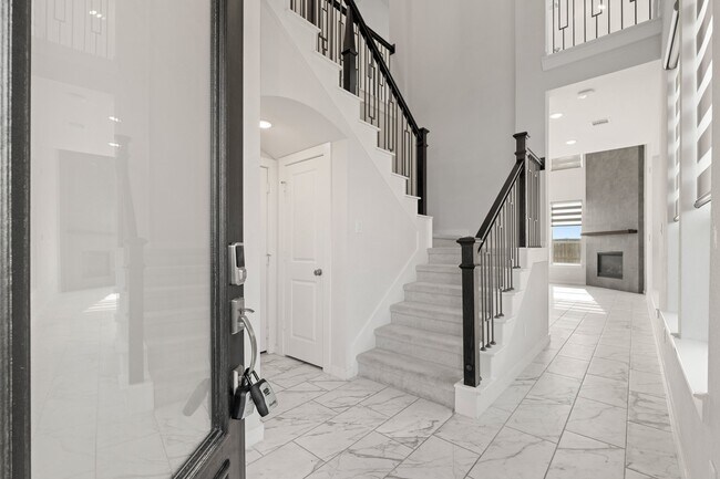 Building Photo - 6579 Scarlet Pond Ln