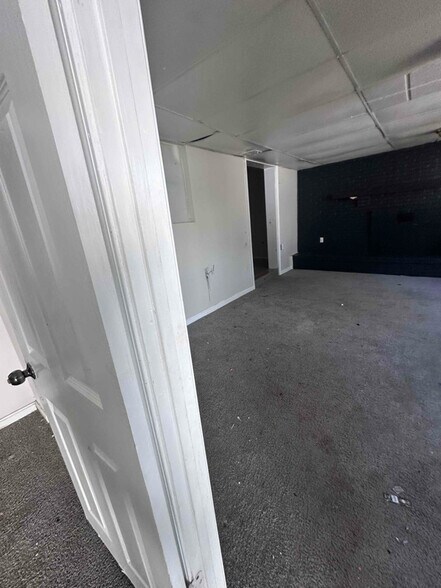 Building Photo - 219 Blossom Rd