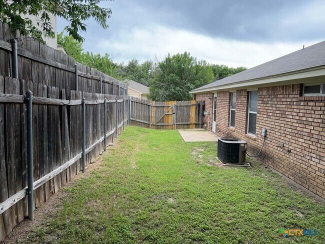 Building Photo - 313 Jeff Gordon Dr